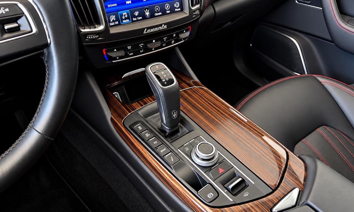 2020 Maserati Levante gallery photo 11