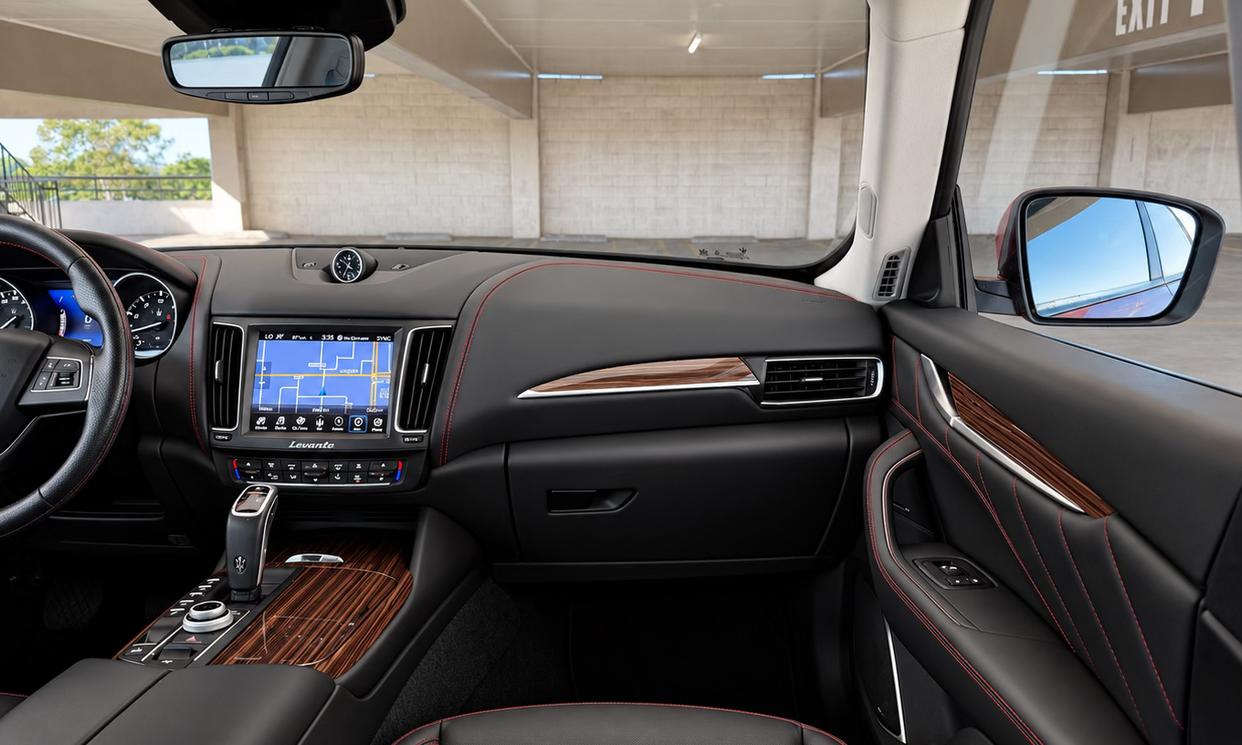 2020 Maserati Levante gallery photo 18